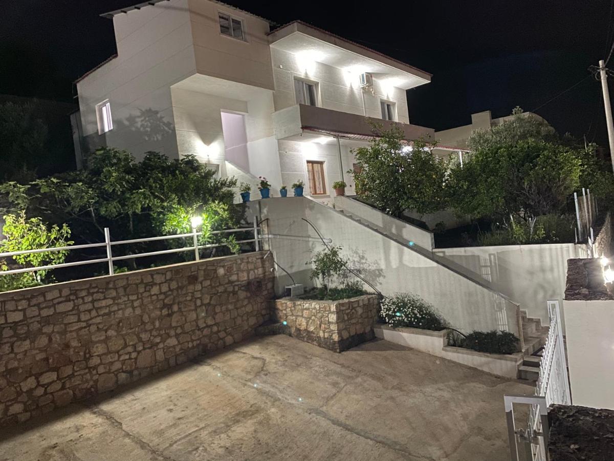 Apartmente Pamela Sarandë Exteriör bild