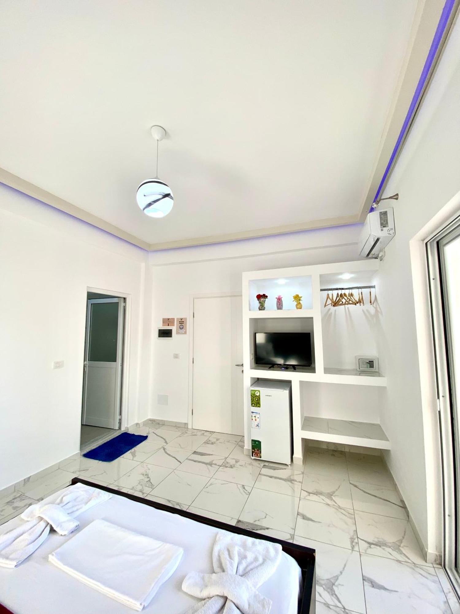 Apartmente Pamela Sarandë Exteriör bild