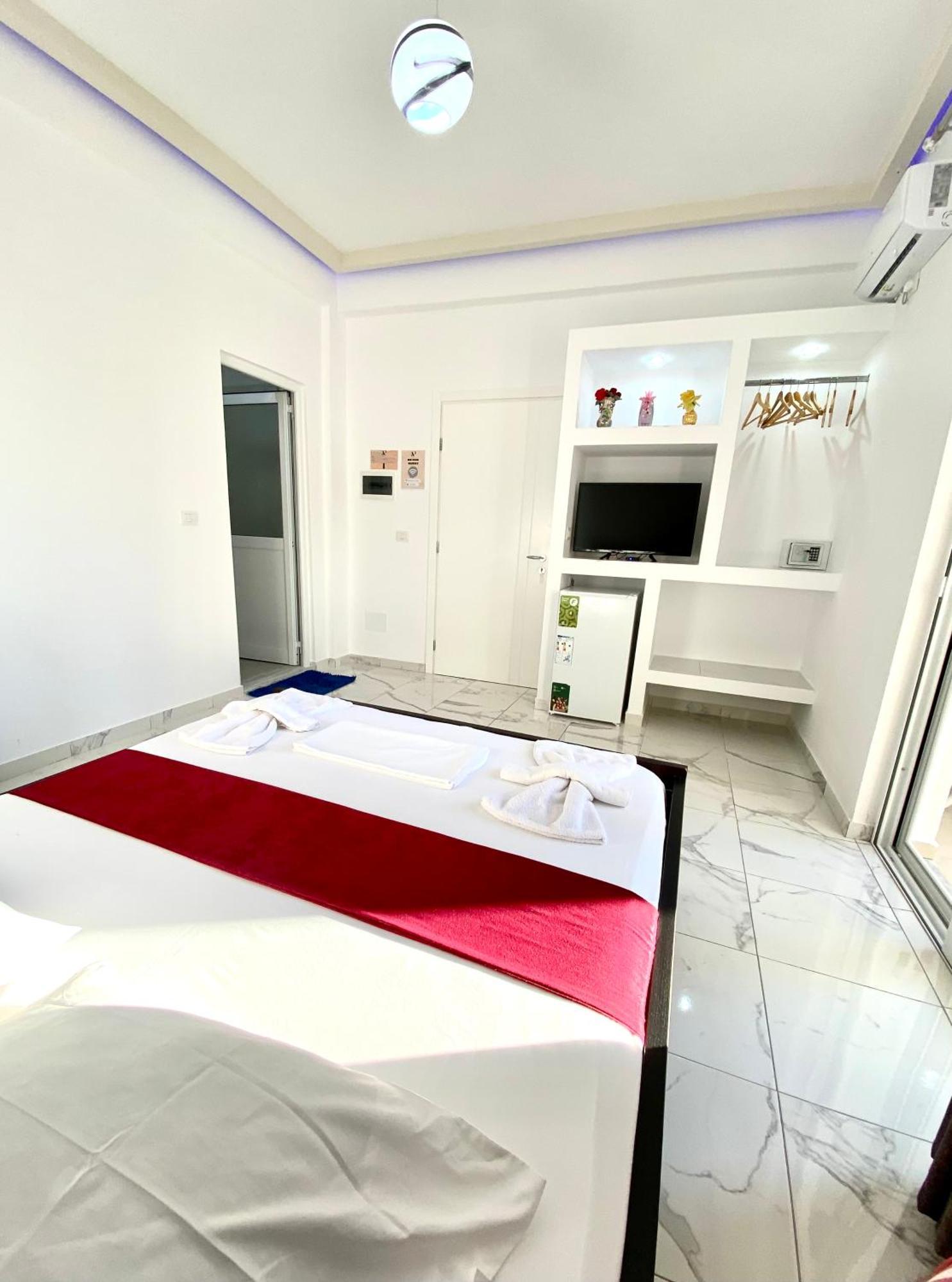 Apartmente Pamela Sarandë Exteriör bild