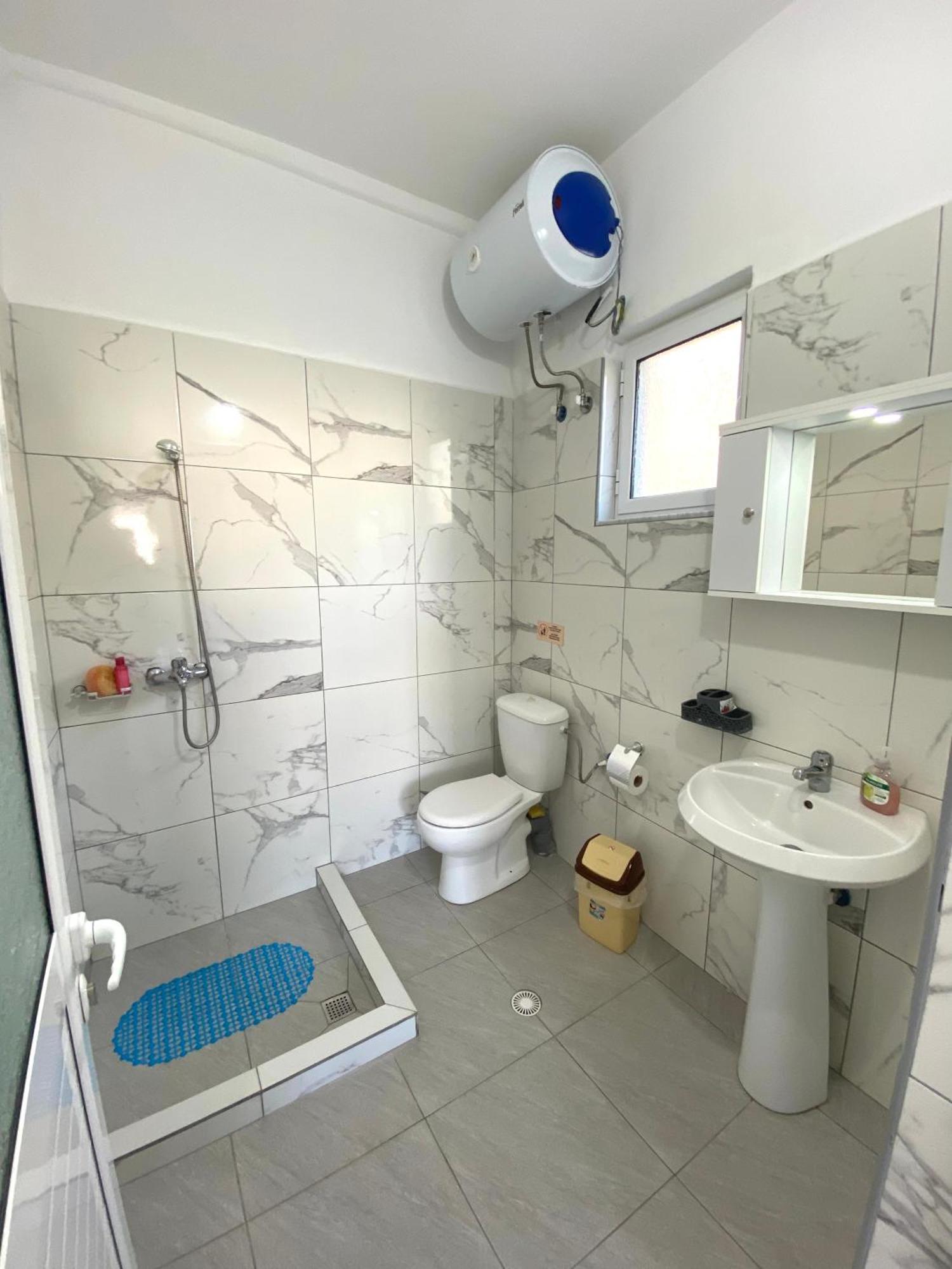 Apartmente Pamela Sarandë Exteriör bild